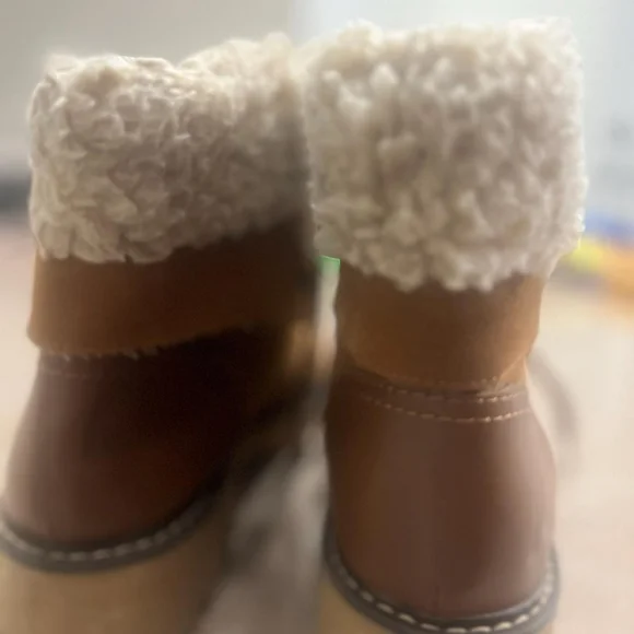 A pair of combat boots size 11 - Picture 2 of 3